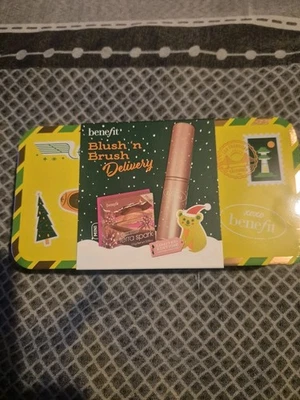 BENEFIT Blush 'n Brush Delivery Set  Terra Spark & Brush - Image 1 of 2