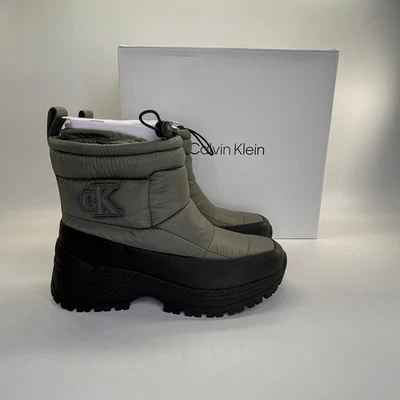 Bota acolchada Calvin Klein Nelsa verde oscuro talla 7,5 M suela de invierno para mujer Foto 1 de 4