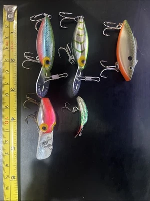Vintage STORM (2)Thin Fin, Pee Wee Wart Helin F4 Crankbaits, Shad Rap.Lot Of 5. - Image 1 of 4