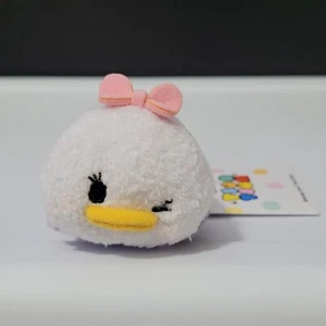 Disney Store Wink Daisy Tsum Tsum plush 3.5" Face Expressions Series - Picture 1 of 3