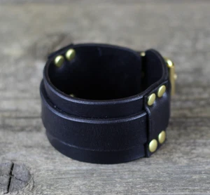 Schwarzes Lederarmband, Herrenmanschette, Damen Accessoires. - Bild 1 von 9