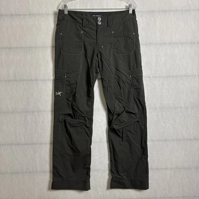 Arcteryx Women's Size 10 Green Nylon Straight Leg Patch Pocket Outerwear Pants - Image 1 of 4