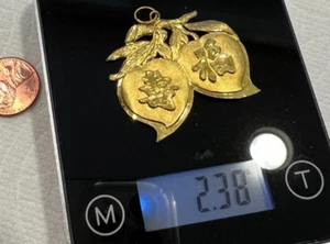 Antiguo Colgante Chino Oro Amarillo 24K LONGEVIDAD BUENA SUERTE 2,38 GRAMOS 1 1/2" - Imagen 1 de 8