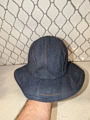 Sombrero de cubo vintage índigo de mezclilla, hecho en unión con ribete de arco iris Foto 1 de 4