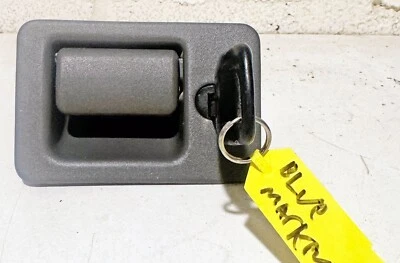 03-05 MERCURY GRAND MARQUIS GUANTERA COMPARTIMENTO BLOQUEO CIERRE MANGO CON LLAVE GRIS Foto 1 de 2