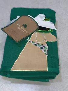 Well Dressed Home 2 Hand Towels Shamrocks Irish Green St Patrick Day Lab Dog New - Picture 1 of 5