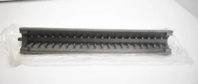 Radiant Vulcan 22L x 3-3/4" x 3-1/4" hierro fundido Vulcan Hart negro Foto 1 de 4