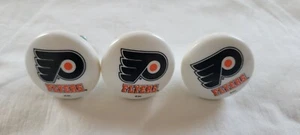 JUEGO DE 3 PERILLAS DE TRACCIÓN DE PLÁSTICO PHILADELPHIA FLYERS - Imagen 1 de 5