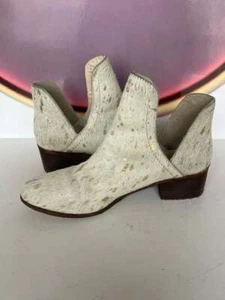 Boots - Picture 1 of 9