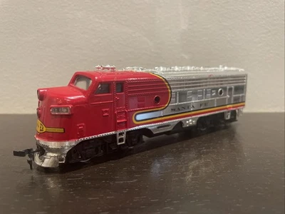 BACHMANN POWERED F7 SANTA FE ENGINE LOCOMOTIVE HO SCALE - Изображение 1 из 4