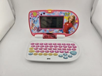 Mini computadora portátil Barbie de colección - Juega juegos divertidos sobre la marcha Mini computadora portátil Foto 1 de 4