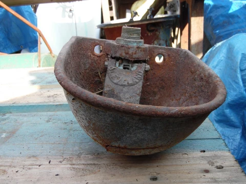 Vintage Reclaimed Rustic Farm Galvanised Cast Steel Cattle Water Feeder/Trough Cover