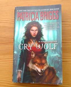 Cry Wolf by Patricia Briggs 2008 paperback - Imagen 1 de 7