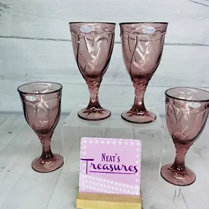 Noritake SWEET SWIRL CRANBERRY Pressglas 6 3/4"T 8oz Weingläser Set 4 NEU - Bild 1 von 15