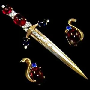 TRIFARI A. Philippe Sterling Ruby & Sapphire Cabochon Sword/Dagger Pin Earrings - Foto 1 di 22