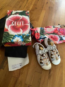 New Gucci Flashtrek Sandals Leather Logo Walking Shoe size 10 $1,410 - Picture 1 of 3