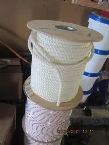 1/2" X 100' PURE 3 STRAND NYLON MOORING, RIGGING ,HOIST LINE 4200 L WHITE CHEEP - Picture 1 of 1