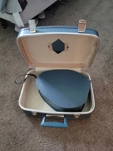 Vintage Suitcase's - Picture 1 of 2
