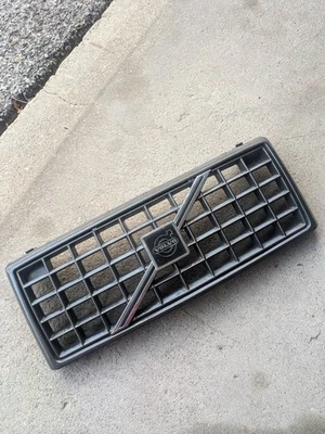Volvo 740 940 Turbo 90-94 Front Grille Black Egg Crate 3518658 OEM Volvo Genuine - Image 1 of 4