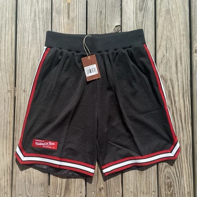 Pantalones Cortos Para Hombre Mitchell & Ness Marca Caja Logo Malla Negro/Rojo Talla Grande Foto 1 de 4