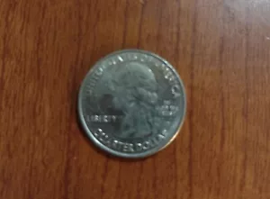 2017 IOWA QUARTER EFFIGY MOUNDS NO MINT MARKS GOOD CONDITION - Picture 1 of 2