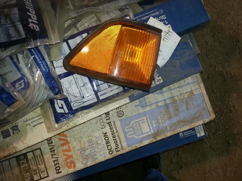 Passenger Corner/Park Light Park Lamp-turn Signal Fits 91-95 ACCLAIM 1240520 - Image 1 of 1
