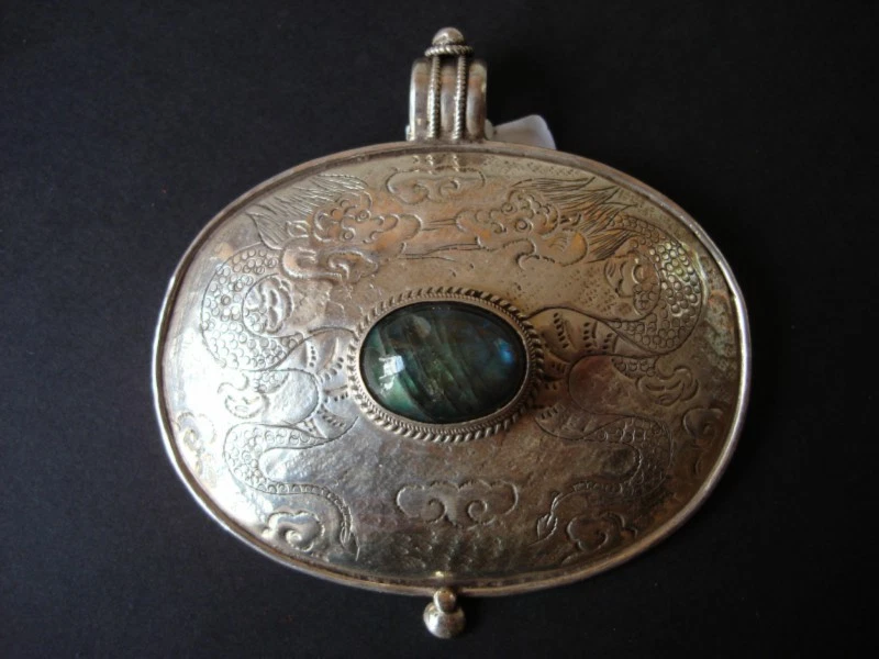 CIONDOLO LABRADORITE - Immagine 1 di 1