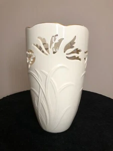 Lenox Vintage Pierced Tulip Westbury Tall Vase Collection 24K gold Trim - Picture 1 of 8