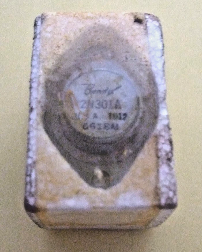 Original BENDIX 2N301 Germanium Power Transistor NTE121 - Image 1 of 1