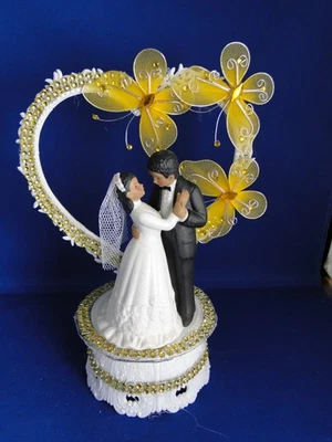 Nuevo CakeTop de Boda de Novia y Novio Piel Media Oscura, Decoración Dorada y Corazón, #341 Foto 1 de 4