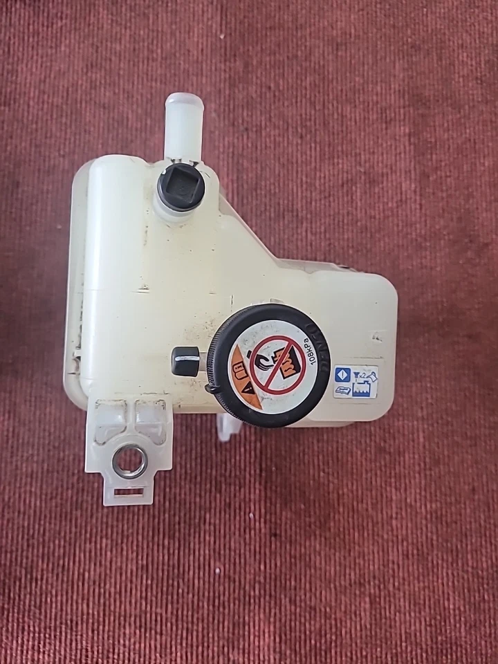 2024 Toyota Hilux GENUINE Invincible Radiator Expansion Bottle 2022 2023 2024 - Image 1 of 4