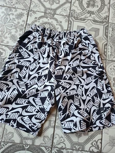 Nike coole Badeshort Bermuda Shorts kurze Hose Sommer Gr.146/152 mit Taschen - Bild 1 von 5