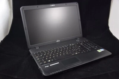 Fujitsu LifeBook AH502 15,6" portatile serie professionale pari al nuovo - Immagine 1 di 4