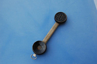 ancien jouet- Bout de téléphone- tôle peinte noire ----//A4// - Photo 1/4