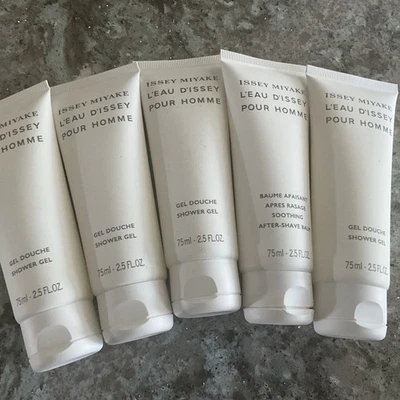 Cuatro 2,5 oz. Gel de ducha Issey Miyake L'Eau D'Issey para hombre y 1 bálsamo para después del afeitado Foto 1 de 2