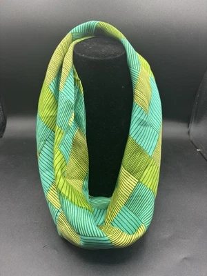 Bufanda De Colección Por Vera Infinity Bufanda Capucha Seda Verdes Cuadrados Líneas Años 70 Japón Foto 1 de 4