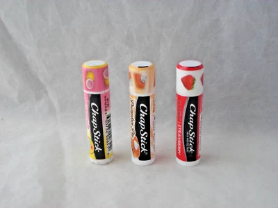 (Paquete de 3) ChapStick Bálsamo Labial Nuevo Sellado Fresa Calabaza Tarta Rosa Limonada C35 Foto 1 de 2