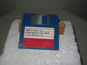 One 3.5" Floppy Disk Appleworks 2.0 Word Processing etc Time Out Serie Software - Picture 1 of 1