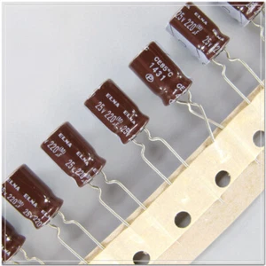 ELNA RA2 Serie 220uF/25V 8x11,5 mm Condensatori elettrolitici audio 25V220uf 85°C - Foto 1 di 3