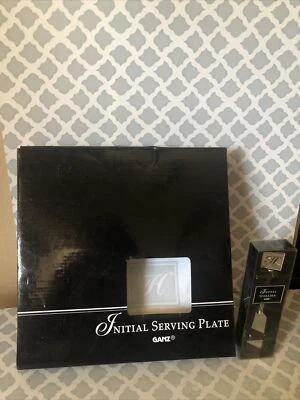 Bandeja para platos para servir Ganz, cuadrada inicial “H”, bordes curvos, transparente con esparcidor Foto 1 de 4