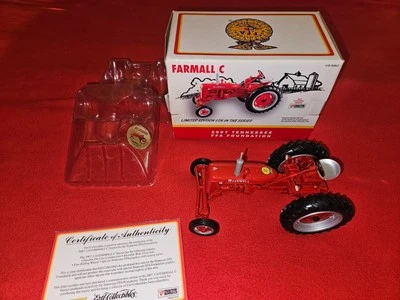 ERTL Farmall- C-Tractor in Box, 2007 Tennessee FFA Foundation, 1/16 scale - Image 1 of 4