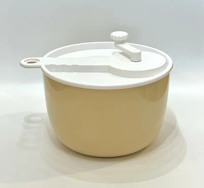 Giratorio de ensalada beige grande vintage Copco tapa blanca diseño Sam Lebowitz #604 EE. UU. Foto 1 de 4