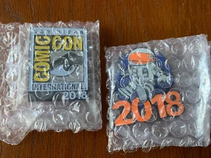 SDCC 2018 San Diego Comic-Con International & Exclusive Toucan Astronaut pins - Picture 1 of 6