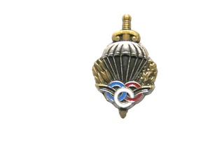 ANCIEN PINS DU BREVET MILITAIRE PARACHUTISTE BMP (ATTACHE A VIS) Y. DELSART - Picture 1 of 3