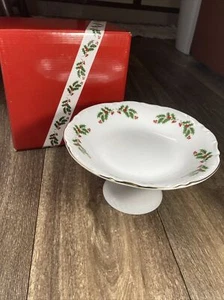 Christmas Holly Holiday Fine Porcelain Pedestal Bowl 7.5" Japan - Picture 1 of 5