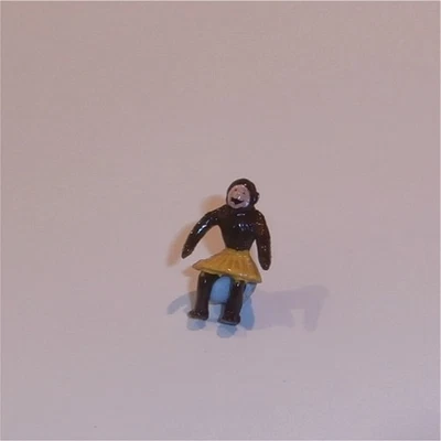 Corgi Toys  487 Land Rover Chipperfields Circus Parade Vehicle Monkey Figure - Image 1 of 4