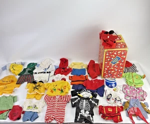 Vintage 1965 Peanuts Snoopy Wardrobe Trunk w/ 20 Outfits and Extra Accessories - Picture 1 of 17