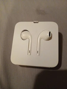 Original Apple EarPods Headphones Wired for iPhone 7/8/X/11/12/13 - Zdjęcie 1 z 3