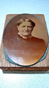 MANTRONLY WOMAN DAGUERREOTYPE (MOUNTED ON WOOD BLOCK) 3.5 x 2.5 Inches LOOK!! - Picture 1 of 7