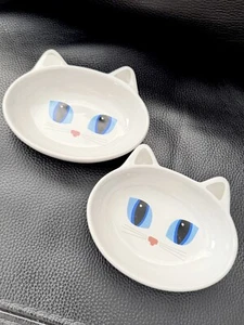 Set of 2 PetRageous Oval Frisky Kitty Stoneware Cat Bowl White Blue Eyes - Picture 1 of 5